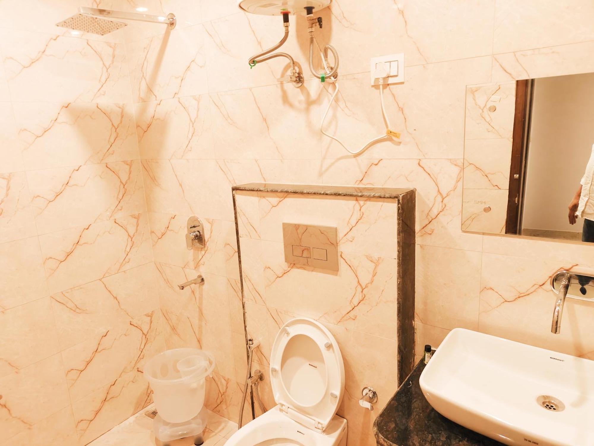 Guest house Caves Delhi Airport *